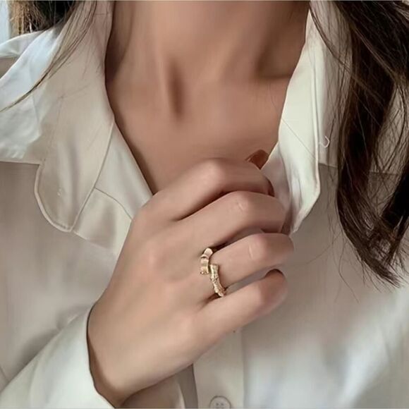 Bamboo Shape Gold Plated Ring Opal Gemstone Size 7 to 8 Adjustable - Picture 5 of 7